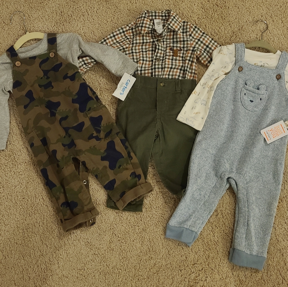 3 Boys carters outfits 6-9 mo